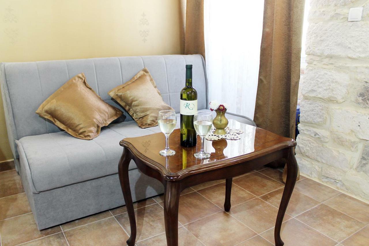 Apartments D&N Vis Bagian luar foto