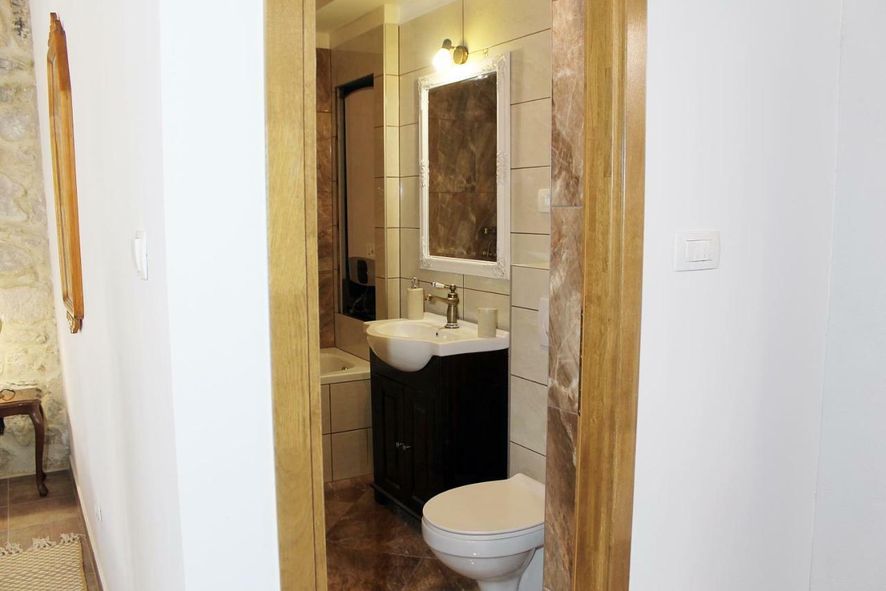 Apartments D&N Vis Bagian luar foto