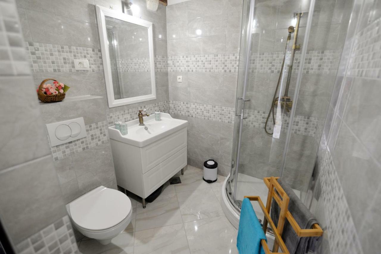 Apartments D&N Vis Bagian luar foto