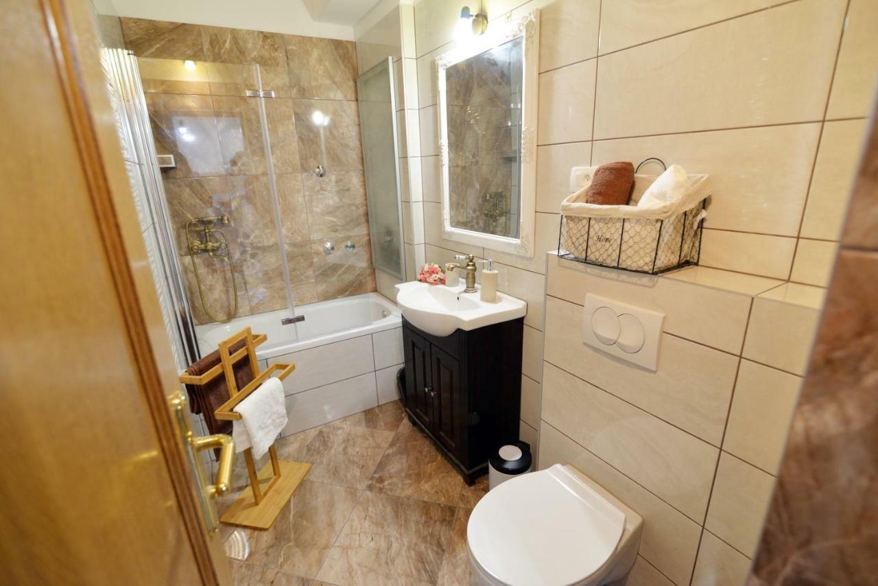 Apartments D&N Vis Bagian luar foto